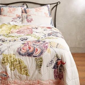 Anthropologie Woodblock Floral Quilt or Comforter Full with Two Shams